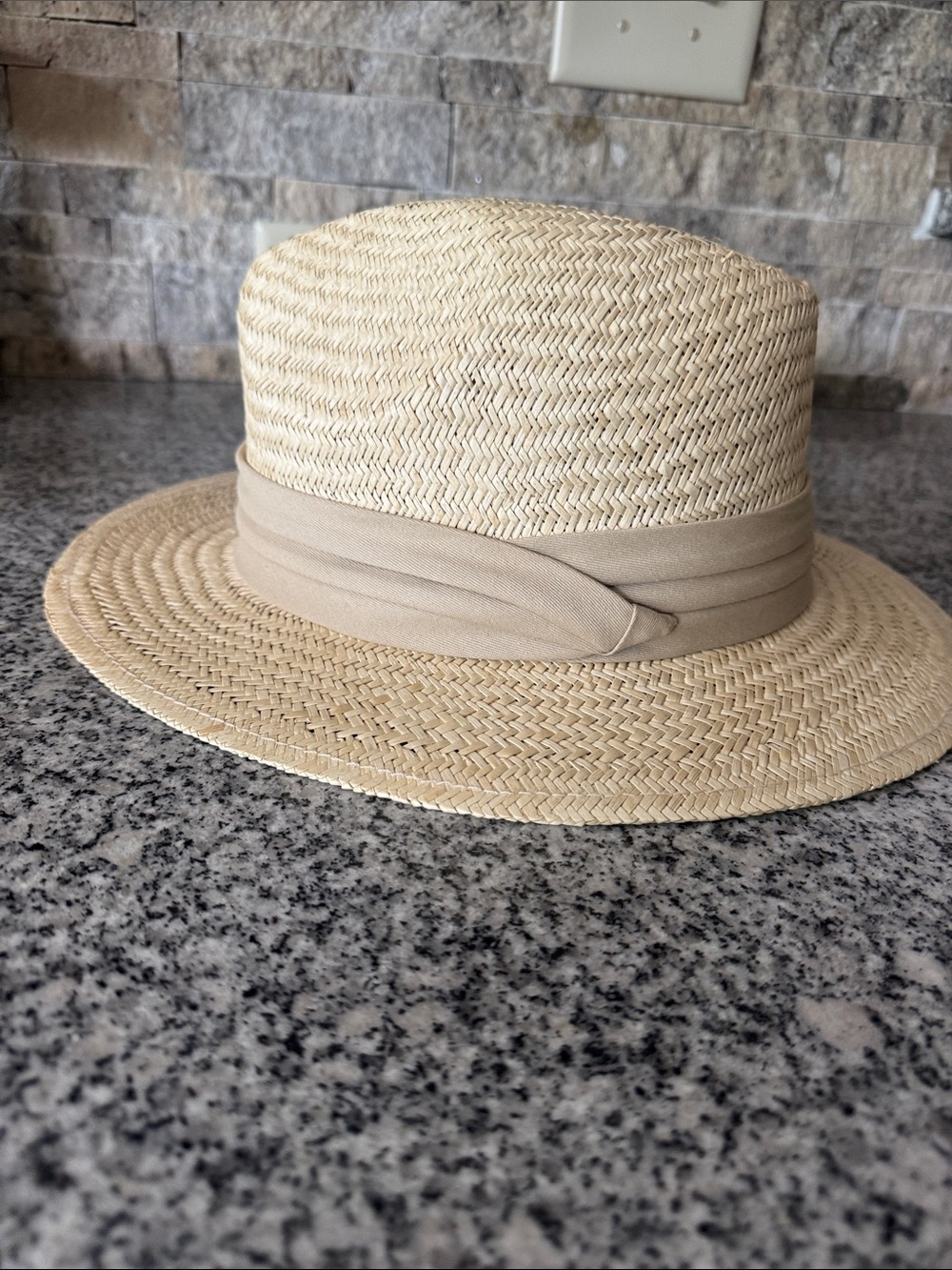 Men's Natural Straw Fedora with Beige Band - NWOT